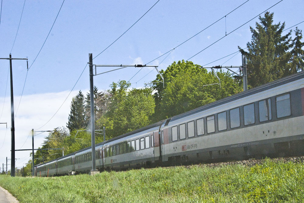 CFF train, St Prex, Sunday 29 April: only partial service during the afternoon due to an accident