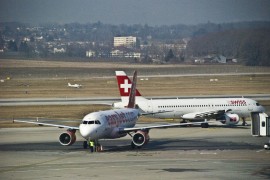 gva_airport_swiss_easyjet_022011