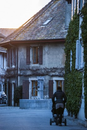 walking the baby St Prex_220314