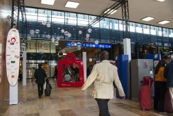 Geneva train station branding enseigne_140514