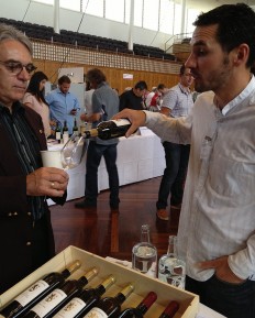 The early part of the day sees many professionals tasting but by evening Zurich wine-lovers are packed into the congress hall