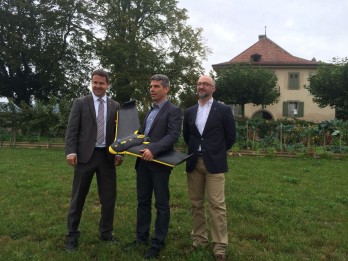 Philippe Schenk, Château de Chatagneréaz, Jean Christophe Zufferey from SenseFly, Pierre-Olivier Dion-Labrie, who oversees the vineyard at the chateau 