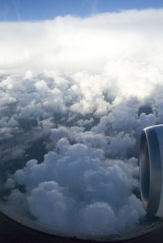 airplane_clouds2_231010