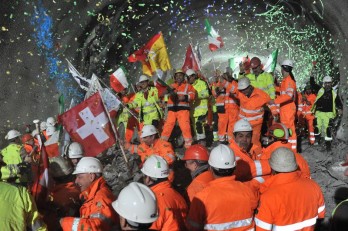 Ceneri Base Tunnel breakthrough 21 January - workers celebrate key moment (photo: © AlpTransit Gotthard Ltd.)