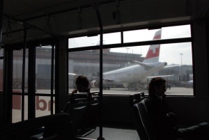 cointrin_airport_geneva2009