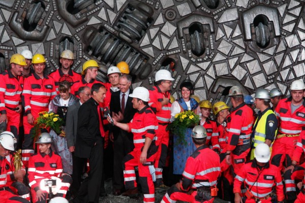 st_gotthard_tunnel_160609